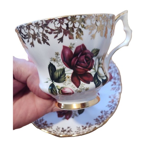 WINDSOR SIGNED & NUMBERED Bone China Teacup & Saucer Roses Gold Gilded England - Picture 3 of 9